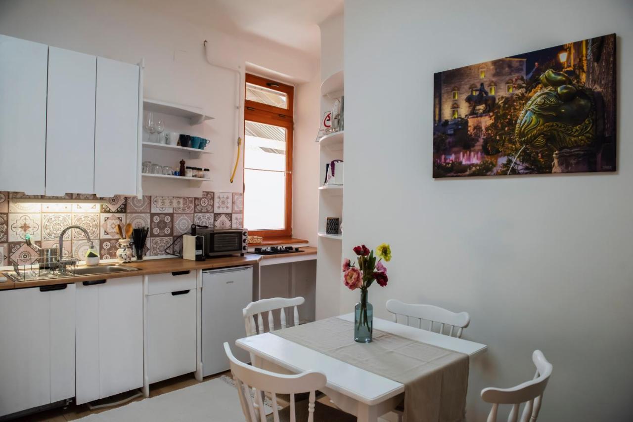 Heart of Pécs apartman free parking Exterior foto