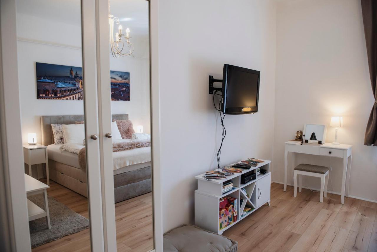 Heart of Pécs apartman free parking Exterior foto