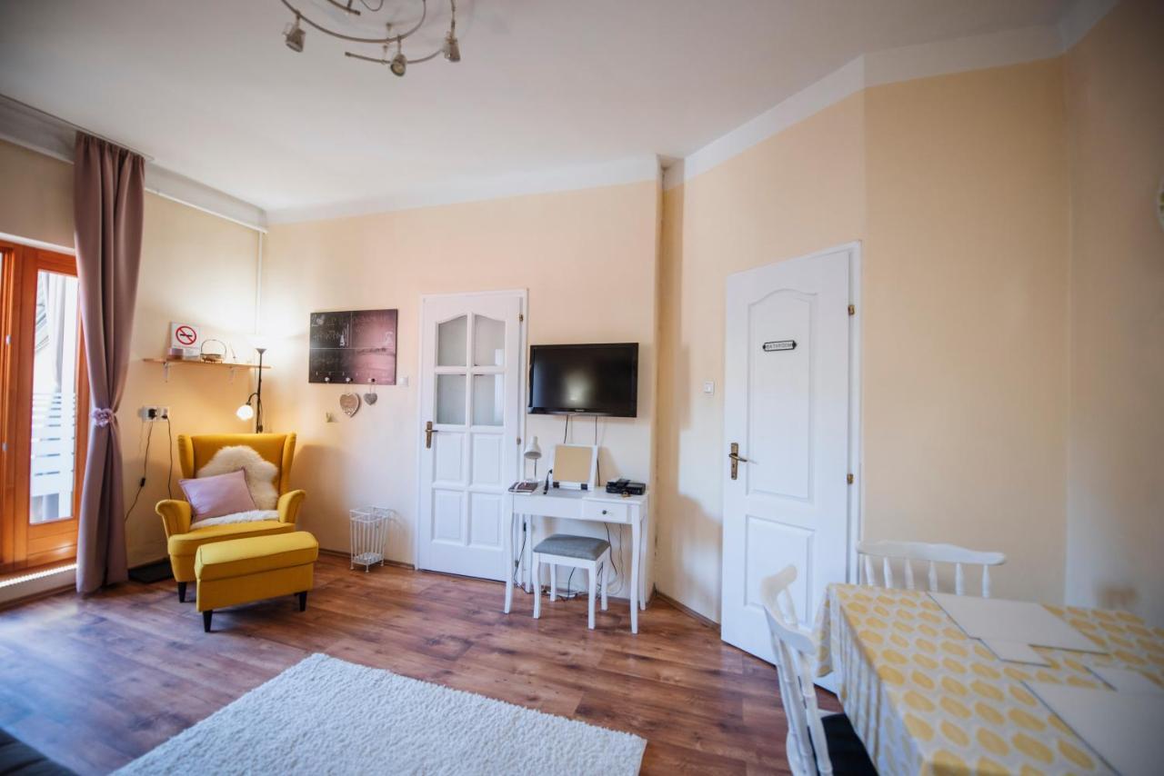 Heart of Pécs apartman free parking Exterior foto